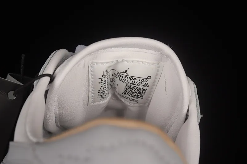 All categories Air Jordan Jordan series basketball shoes Air Jordan 1 Low Z version Air Jordan 1 Elevate Low SE "Wolf Grey" Little AJ thick-soled retro basketball shoes DH7004-100